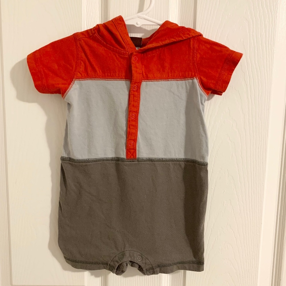 Tea Collection colorblock hooded romper, size 3-6m